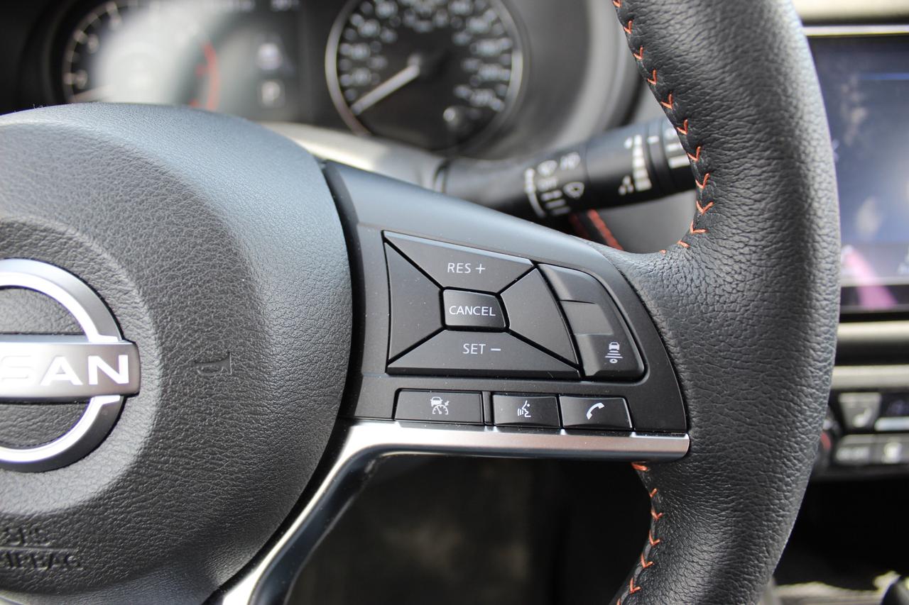 2024 Nissan Kicks SR Photo