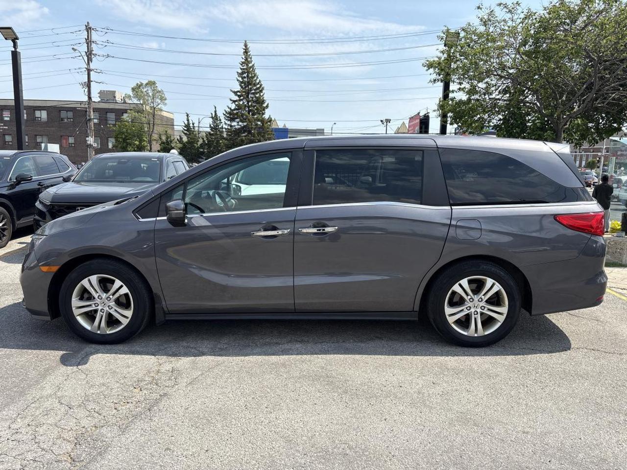 2022 Honda Odyssey EX-RES Photo4