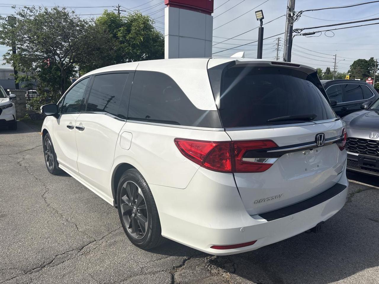 2024 Honda Odyssey Touring Honda Certified With 7YRS/160K Warranty Photo3