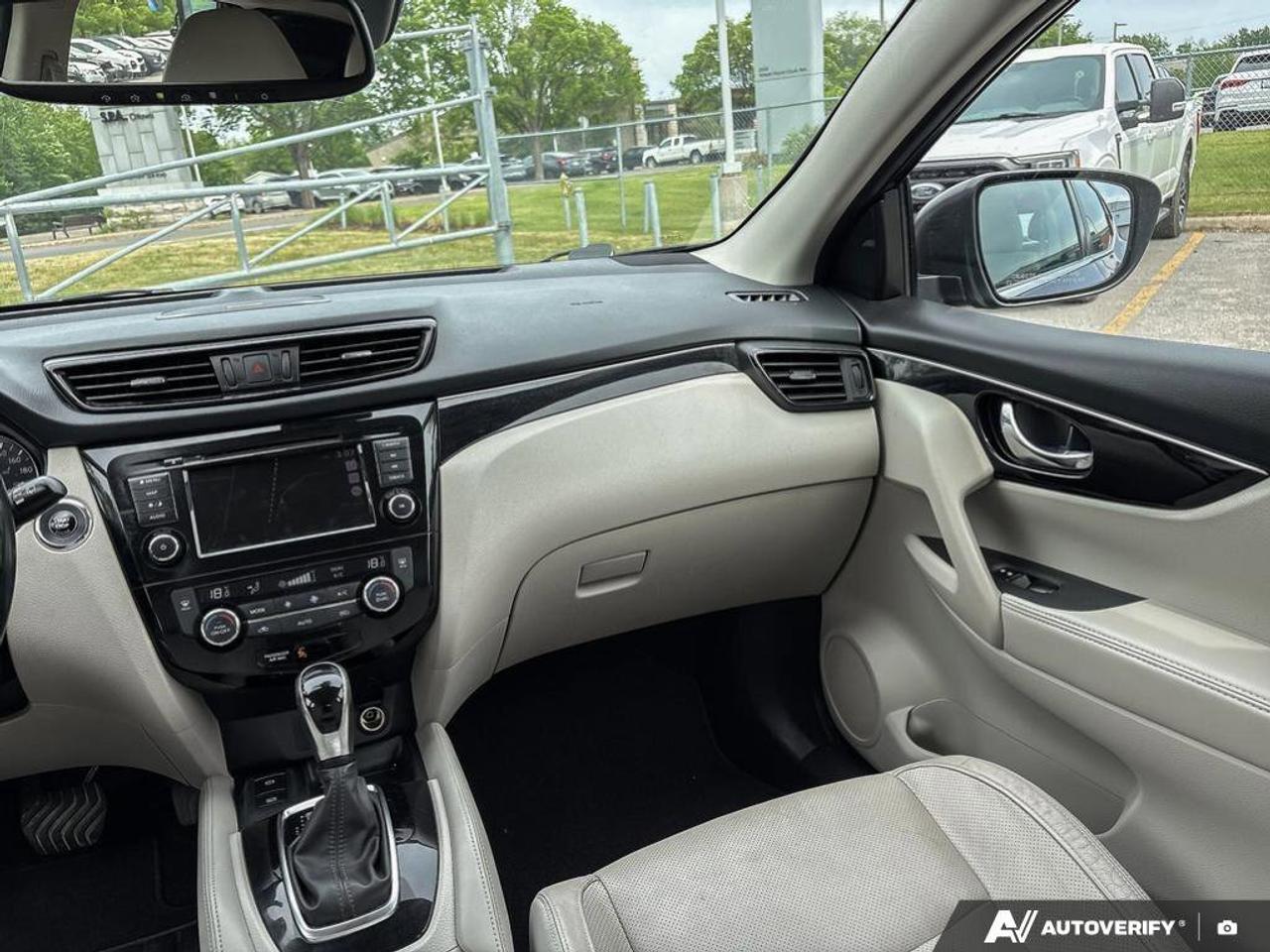 2019 Nissan Qashqai SL Photo