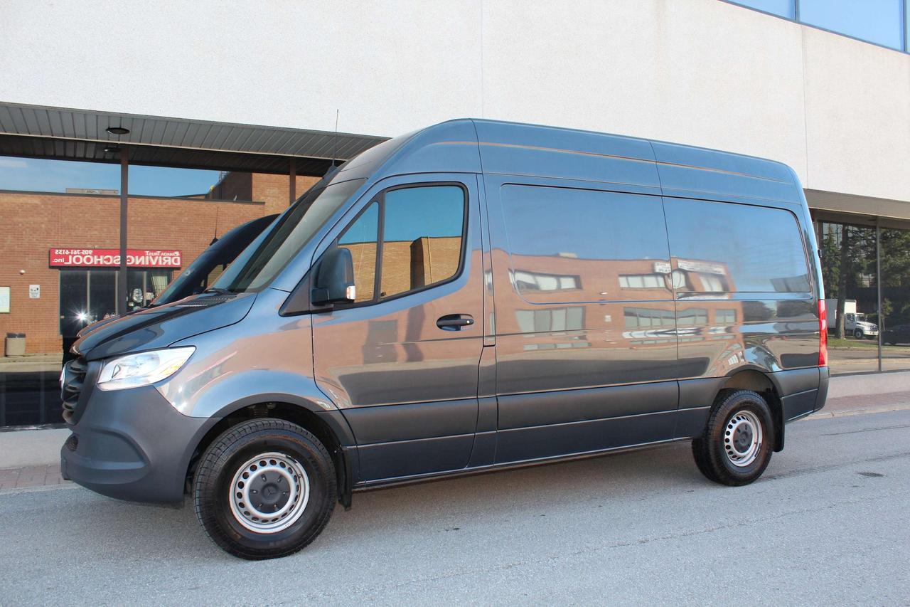 2022 Mercedes-Benz Sprinter 144" HIGH ROOF - "3.0L DIESEL" - "LEATHER" Photo1