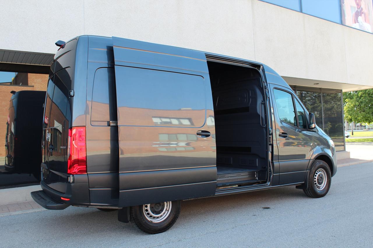 2022 Mercedes-Benz Sprinter 144" HIGH ROOF - "3.0L DIESEL" - "LEATHER" Photo
