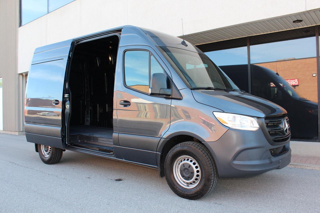 2022 Mercedes-Benz Sprinter 144" HIGH ROOF - "3.0L DIESEL" - "LEATHER" Photo