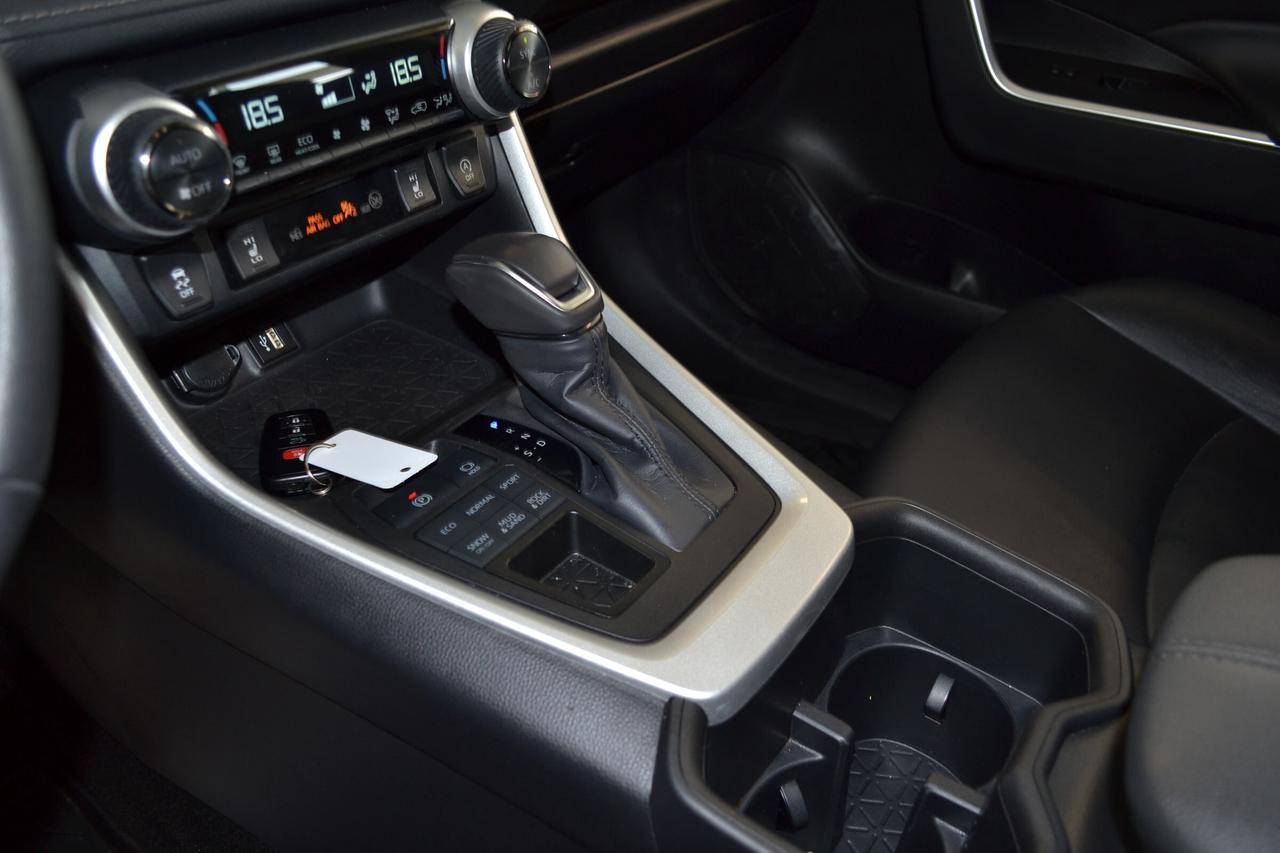 2024 Toyota RAV4 XLE Photo