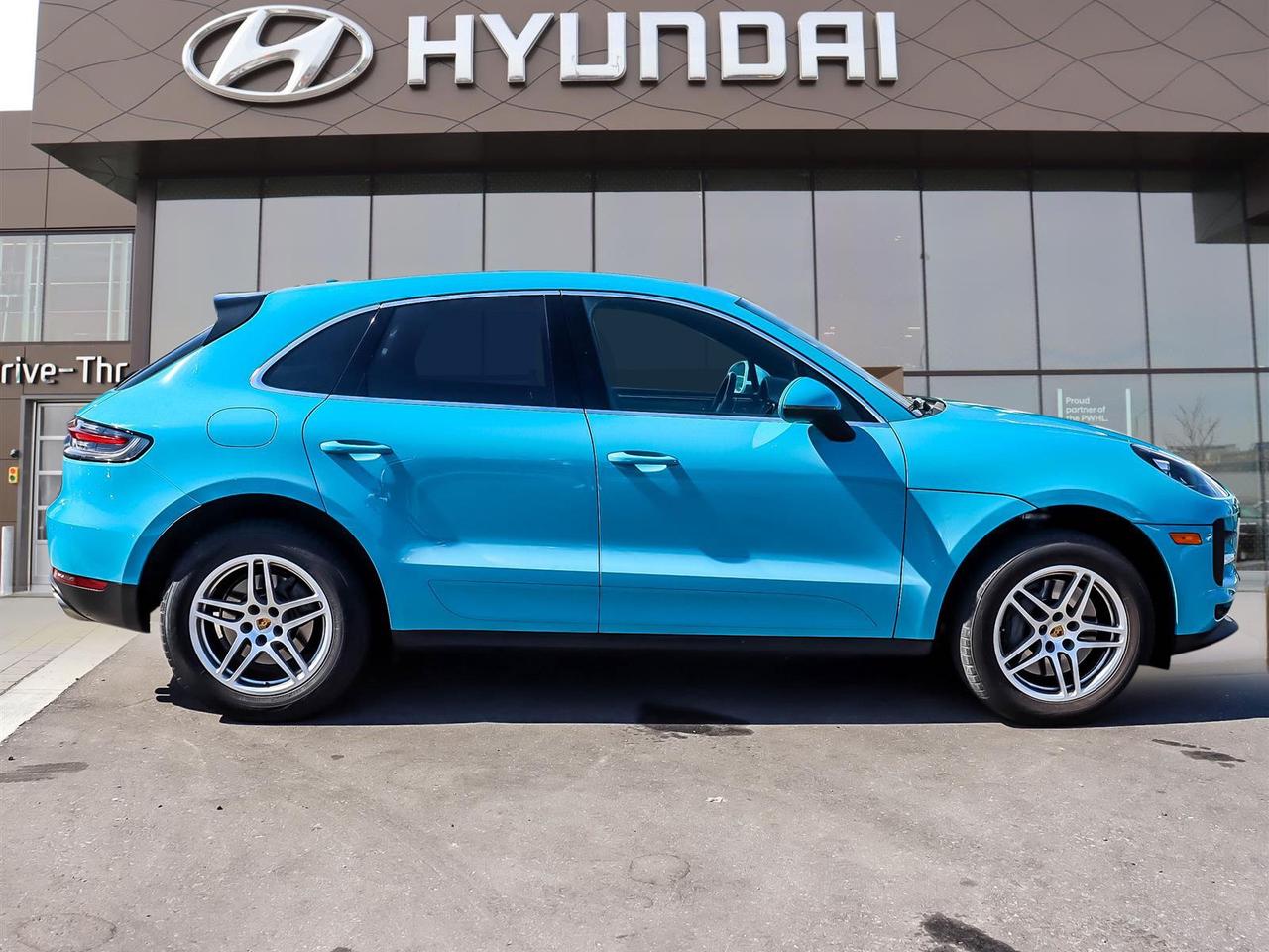 2019 Porsche Macan S Photo2