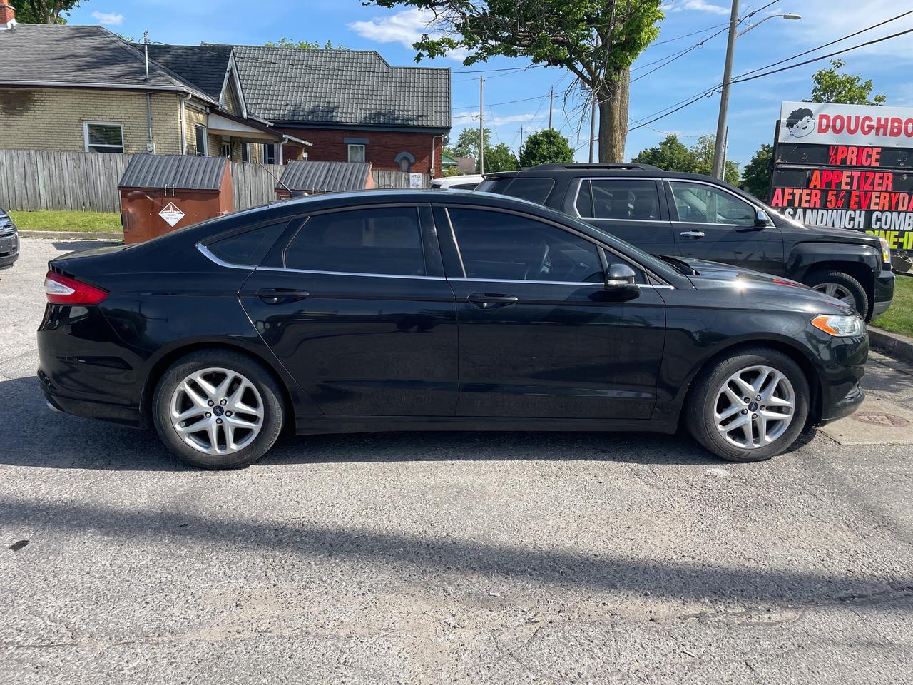 2014 Ford Fusion SE Photo