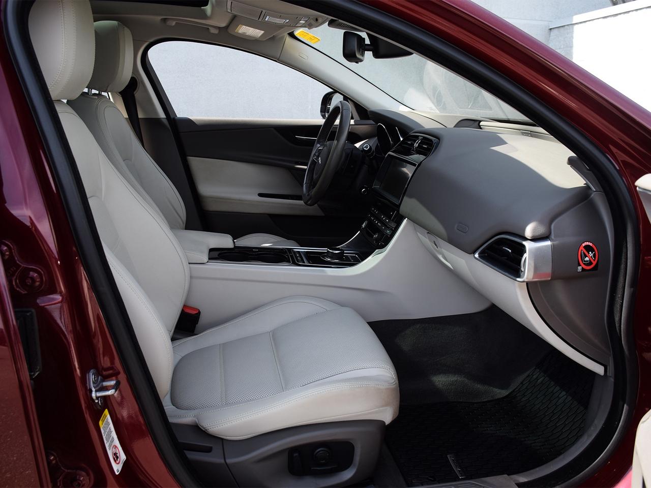 2017 Jaguar XE 4dr Sdn V6 SC Prestige Photo