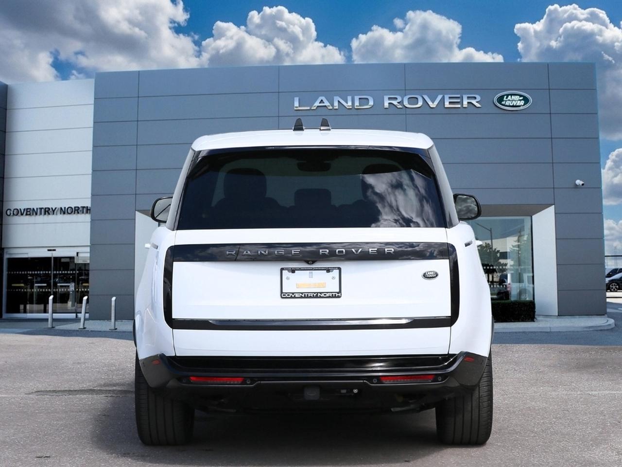 2023 Land Rover Range Rover SE P400 SWB Photo