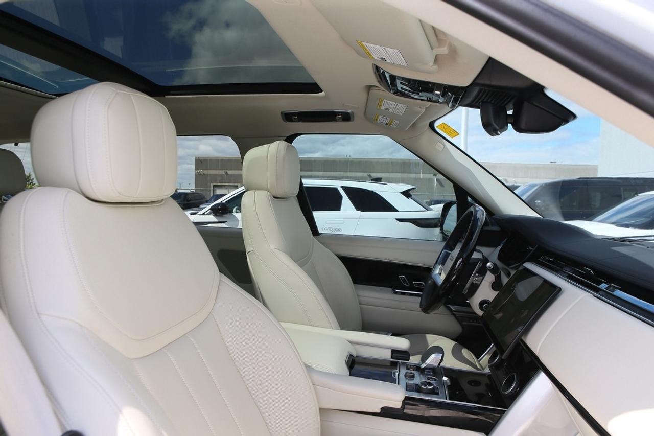 2023 Land Rover Range Rover SE P400 SWB Photo