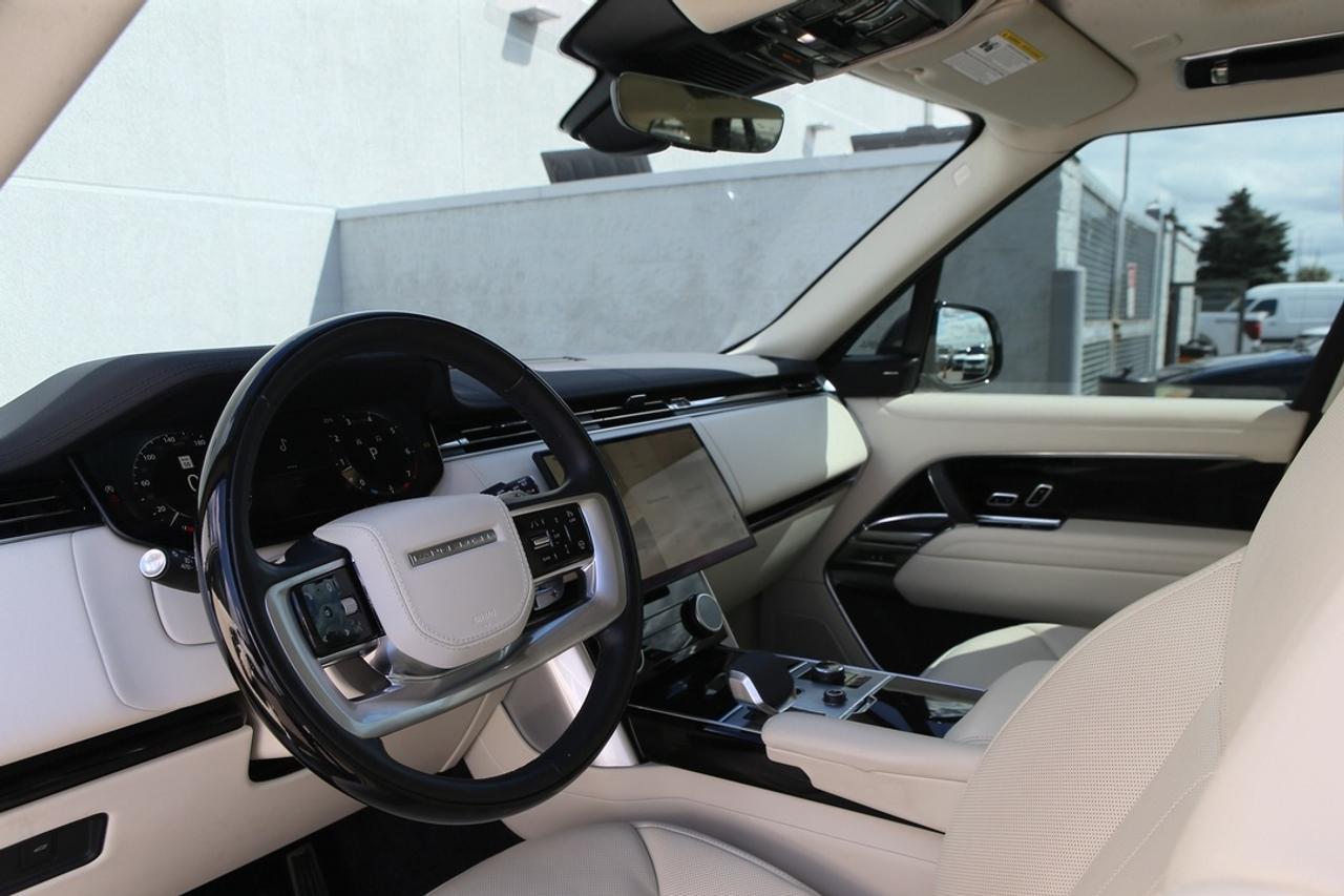 2023 Land Rover Range Rover SE P400 SWB Photo