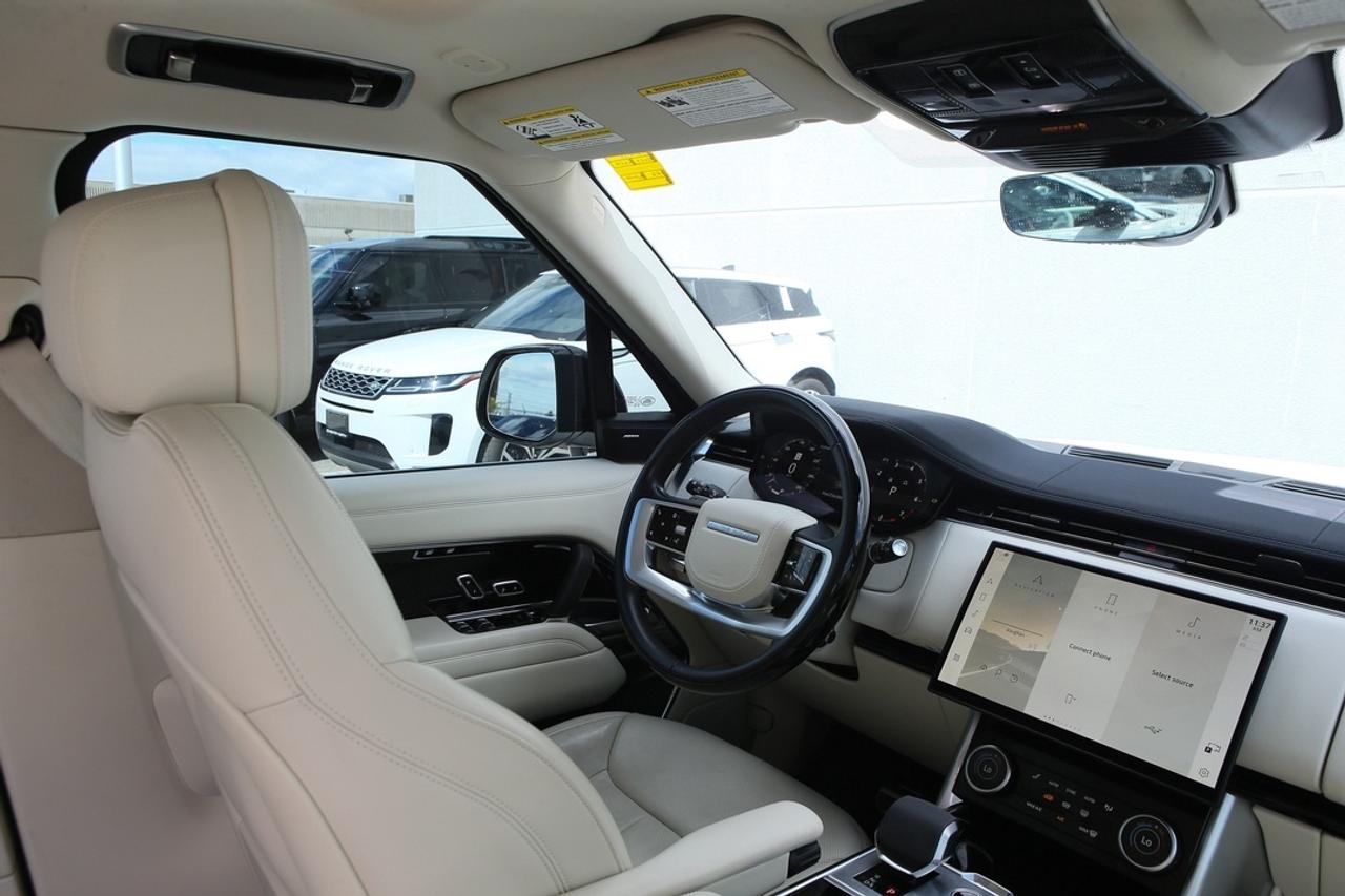 2023 Land Rover Range Rover SE P400 SWB Photo