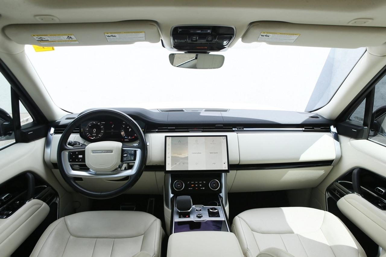 2023 Land Rover Range Rover SE P400 SWB Photo