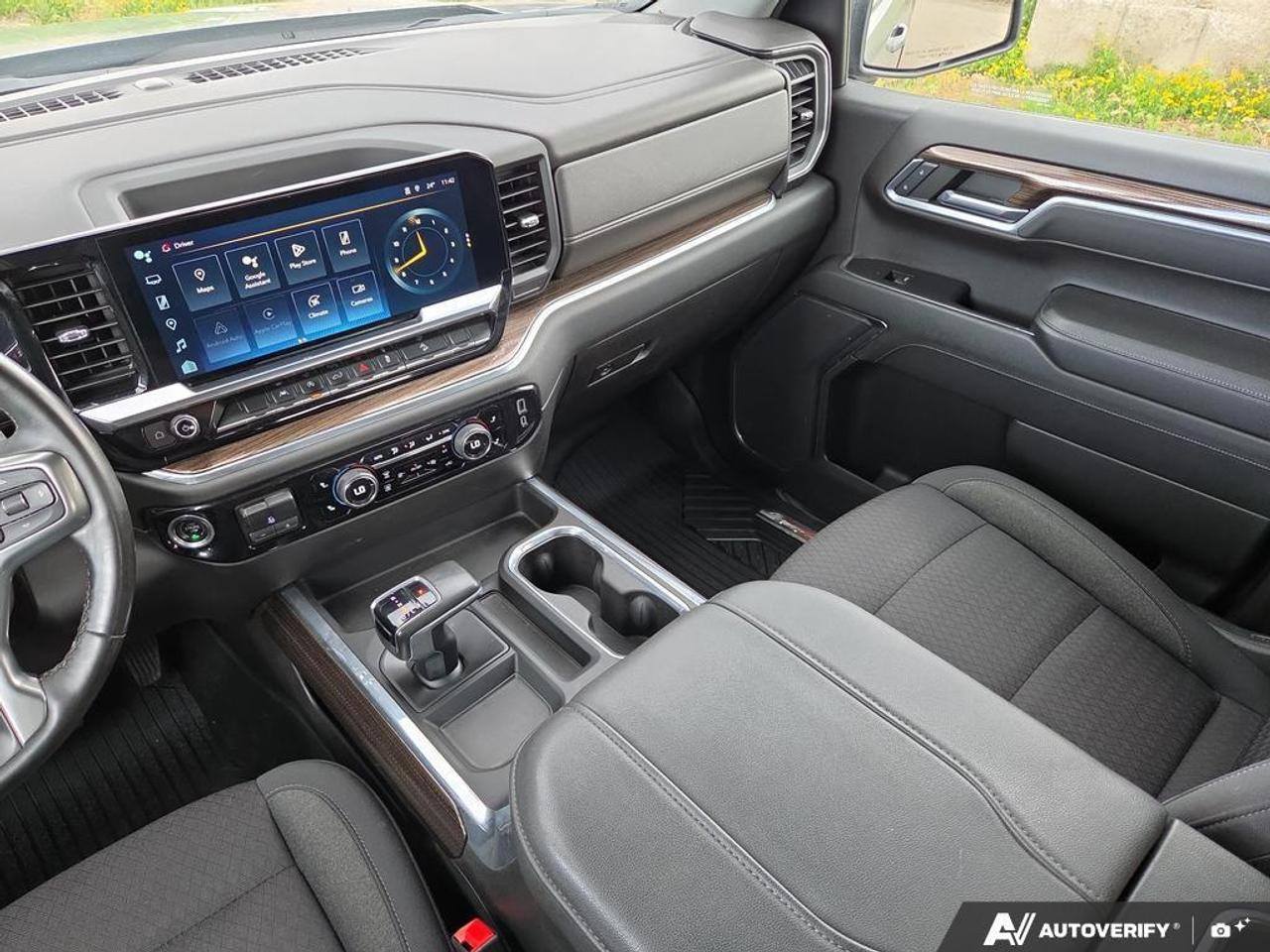 2023 Chevrolet Silverado 1500 RST   SIDE STEPS   REMOTE START   NO CLAIMS Photo