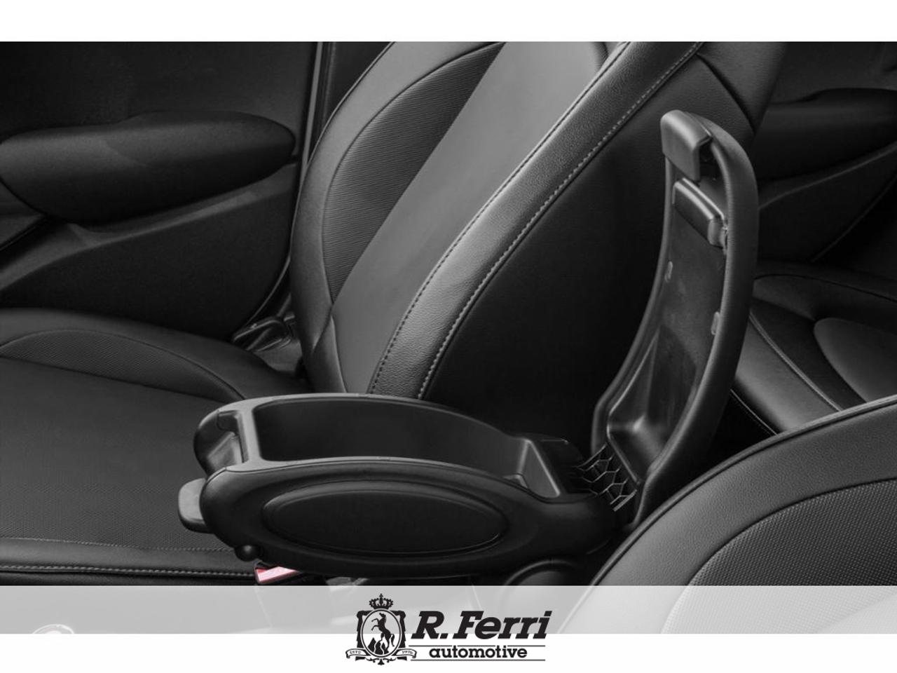 2017 MINI 5 Door Cooper 4dr Hatchback Photo