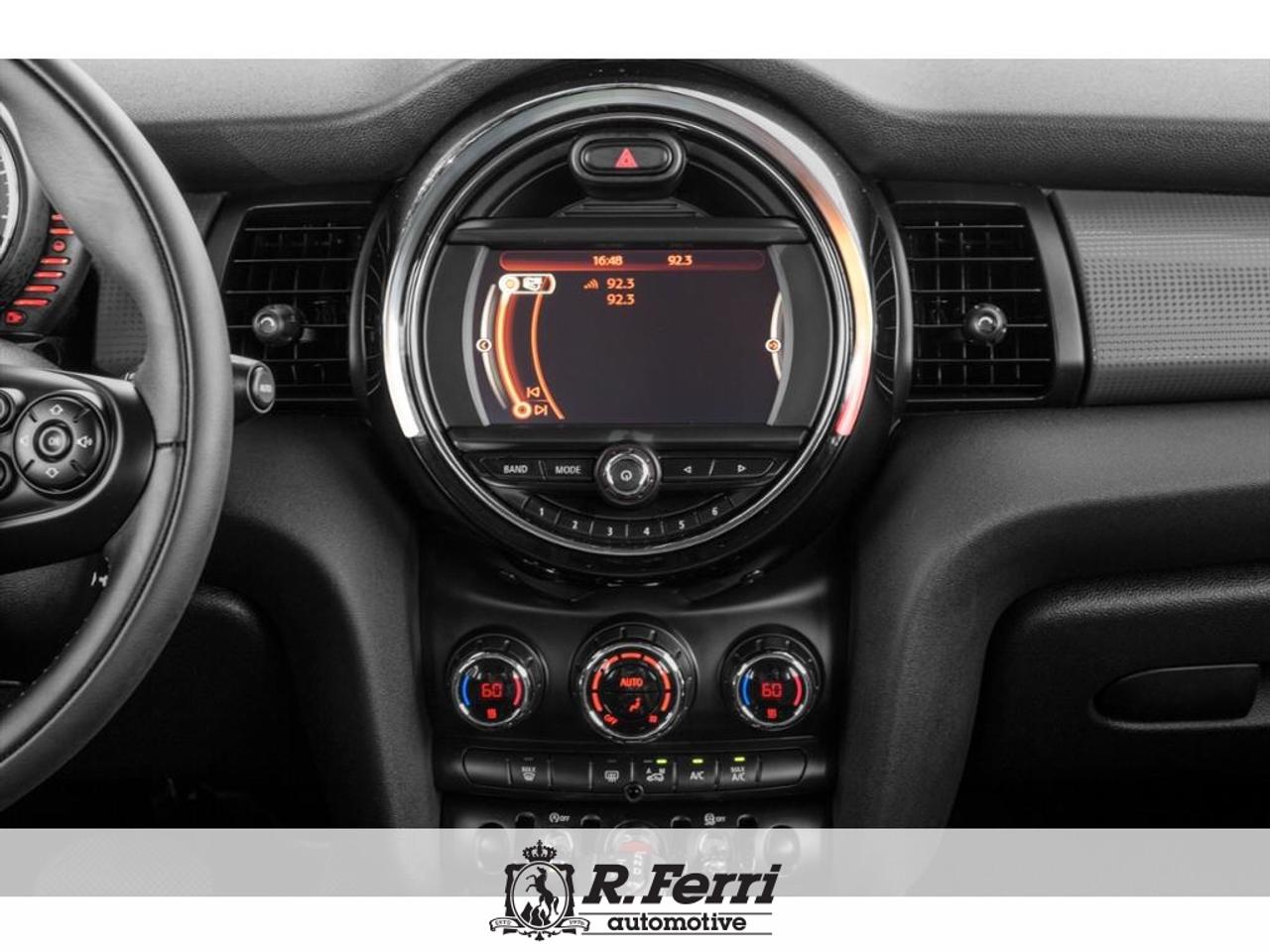 2017 MINI 5 Door Cooper 4dr Hatchback Photo