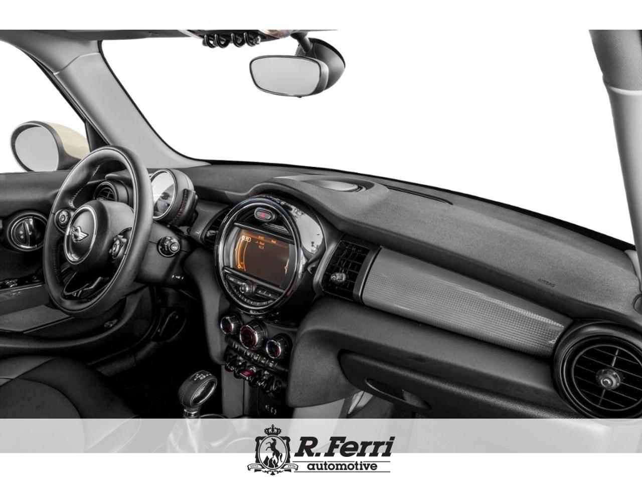 2017 MINI 5 Door Cooper 4dr Hatchback Photo