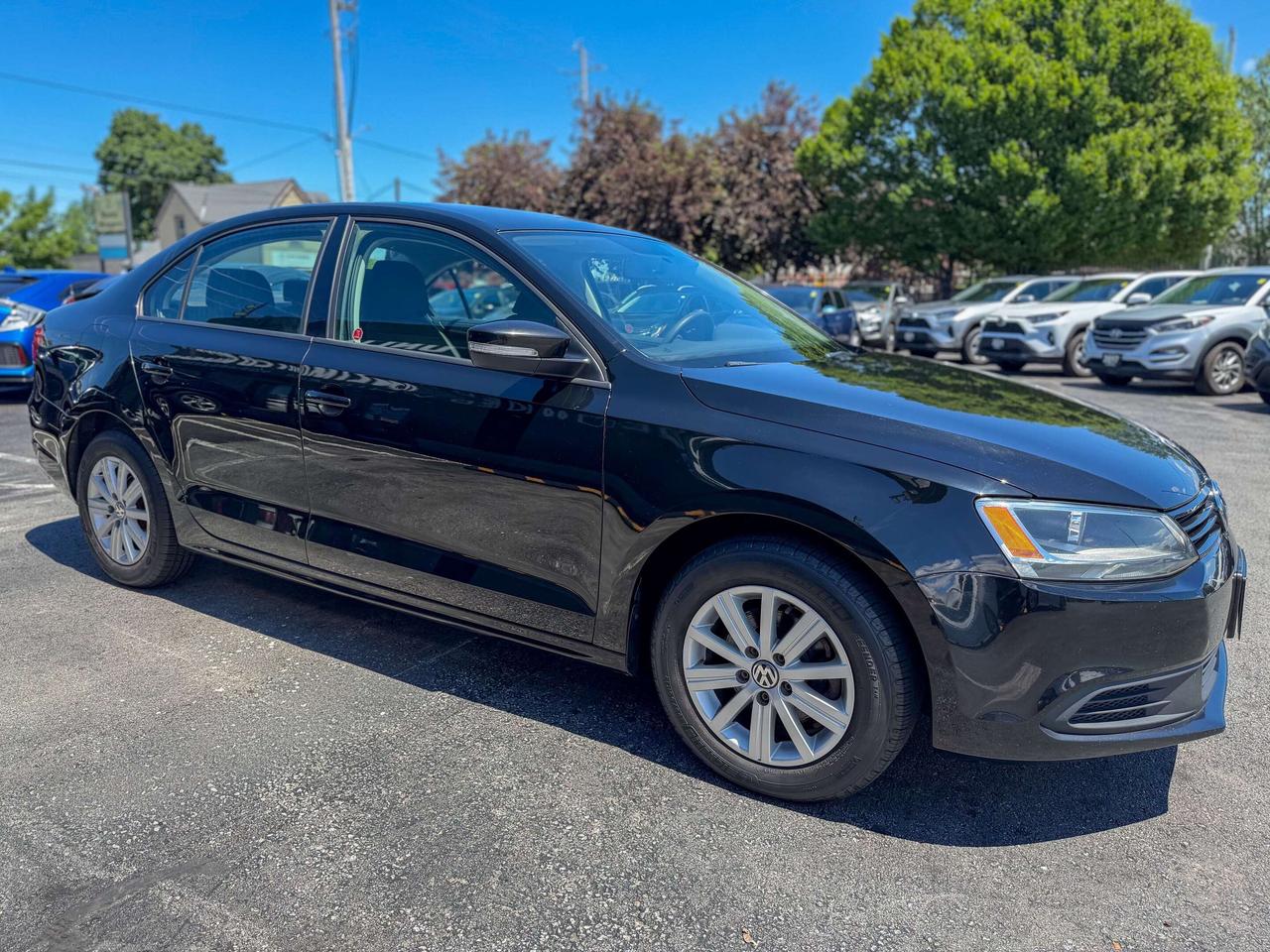 2014 Volkswagen Jetta Trendline Plus/LOW MILEAGE/NO ACCIDENTS/2.0L Photo