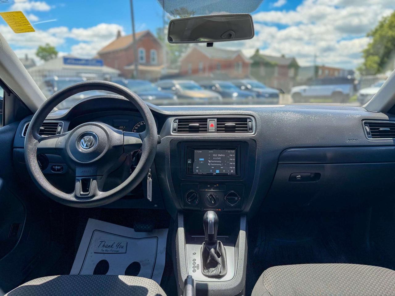 2014 Volkswagen Jetta Trendline Plus/LOW MILEAGE/NO ACCIDENTS/2.0L Photo