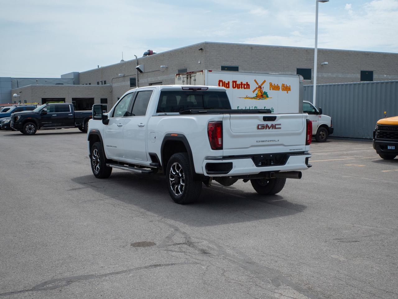 2023 GMC SIERRA 2500HD Denali - Blind Spot Monitor   Seat Memory Photo