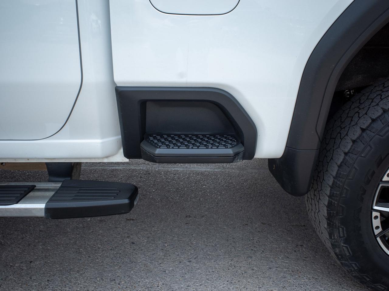 2023 GMC SIERRA 2500HD Denali - Blind Spot Monitor   Seat Memory Photo