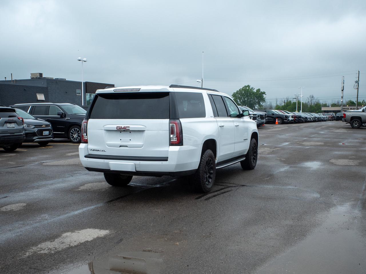 2018 GMC Yukon XL SLE - 3rd Row Seats   Premium Sound System Photo