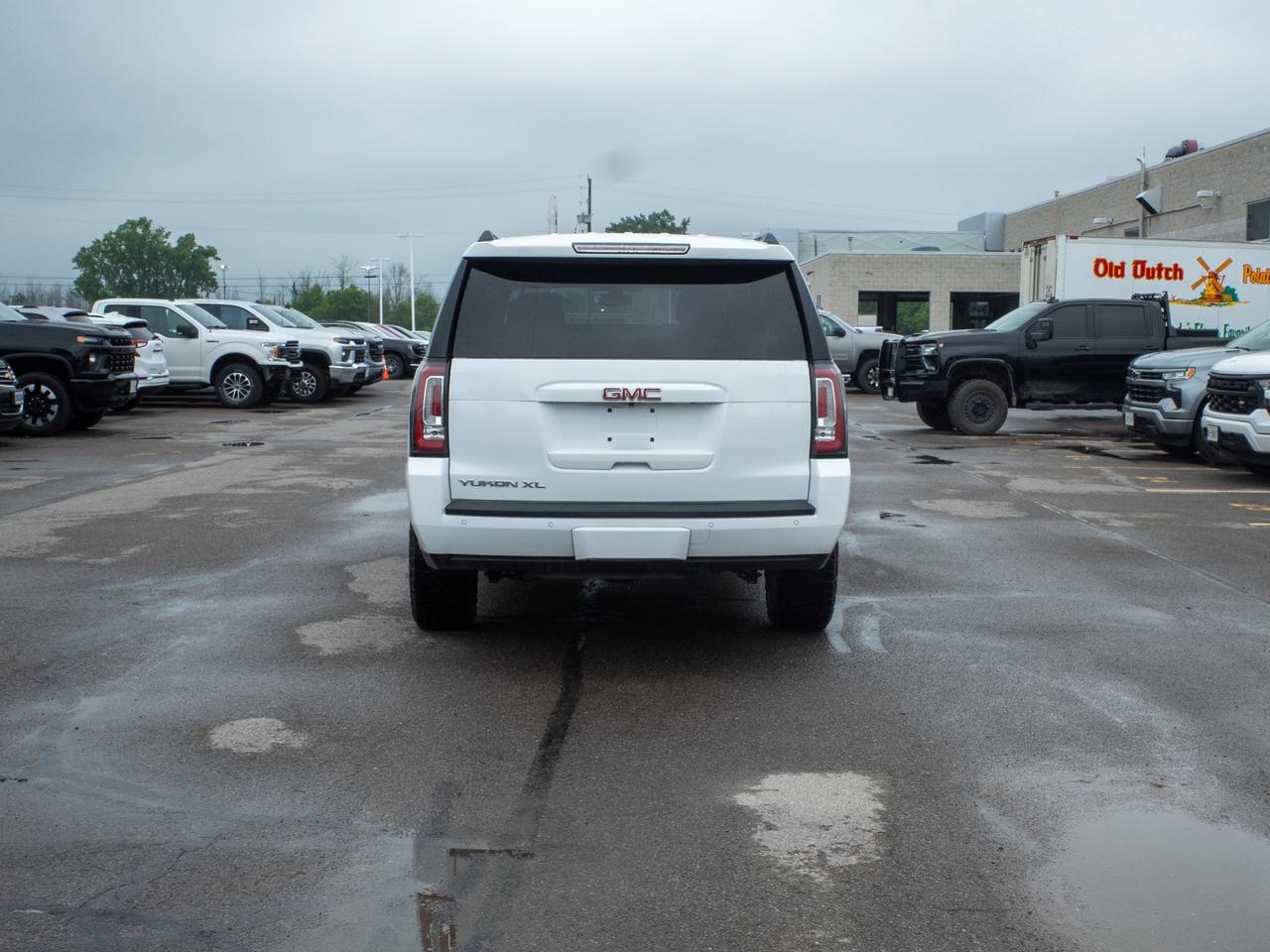 2018 GMC Yukon XL SLE - 3rd Row Seats   Premium Sound System Photo
