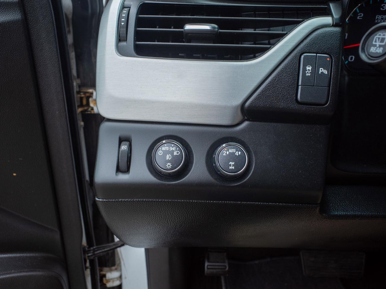 2018 GMC Yukon XL SLE - 3rd Row Seats   Premium Sound System Photo