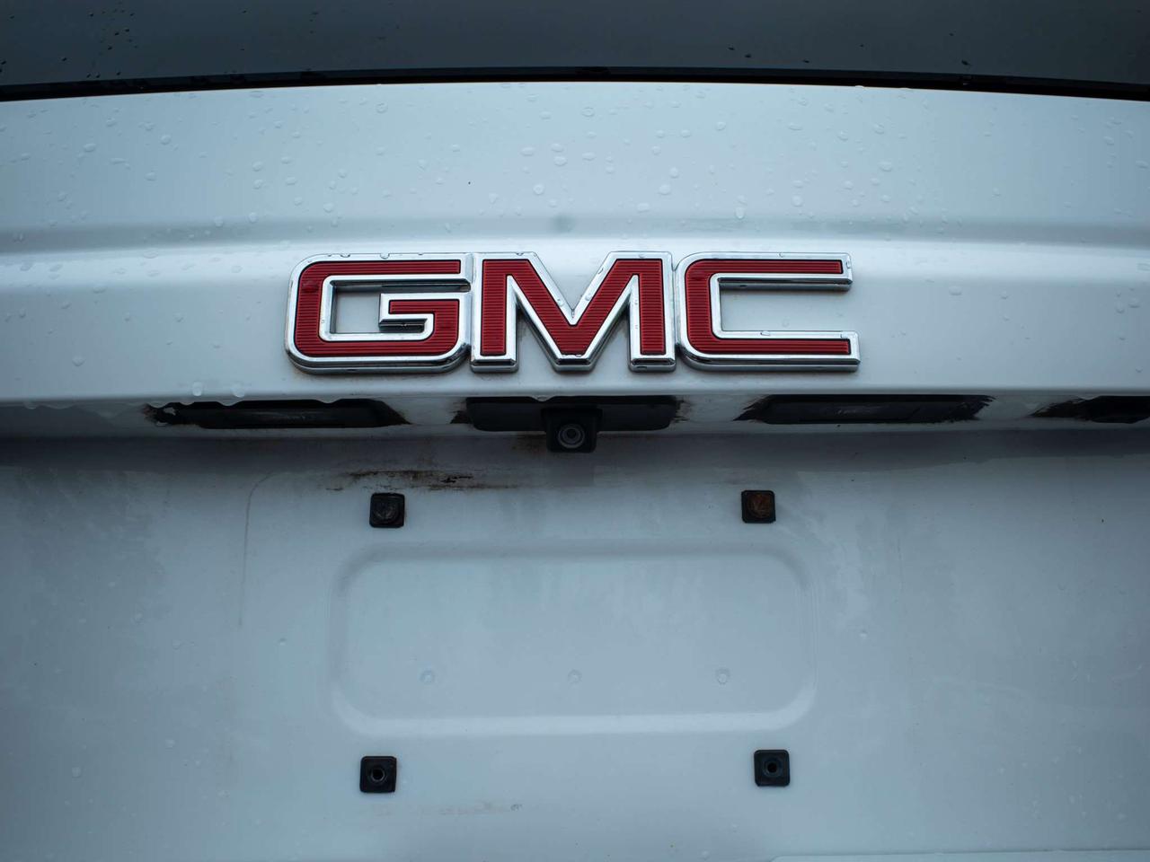 2018 GMC Yukon SLE - 3rd Row Seats   Premium Sound System Photo