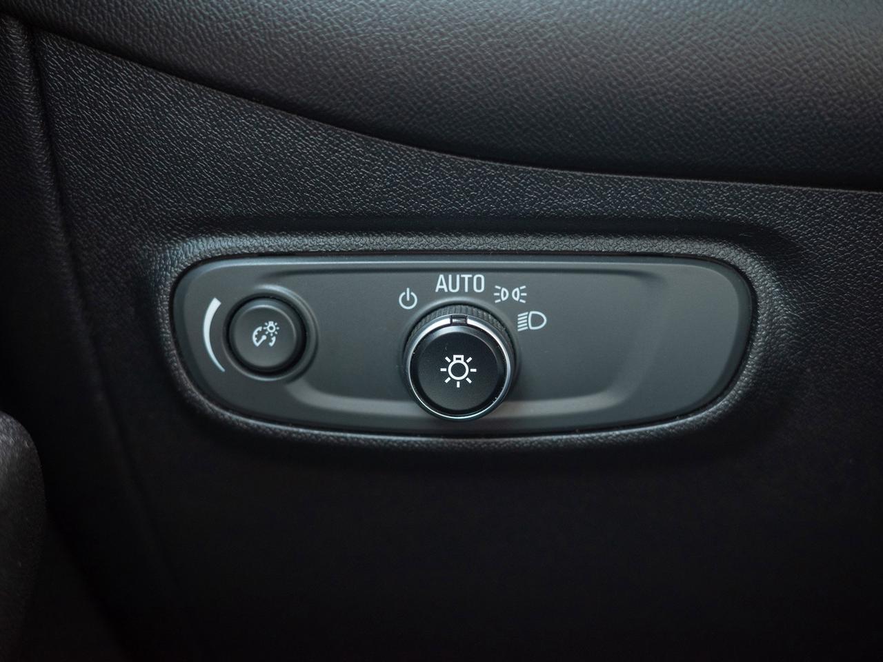 2018 Chevrolet Equinox LT - Rear Parking Aid   Cross-Traffic Alert Photo