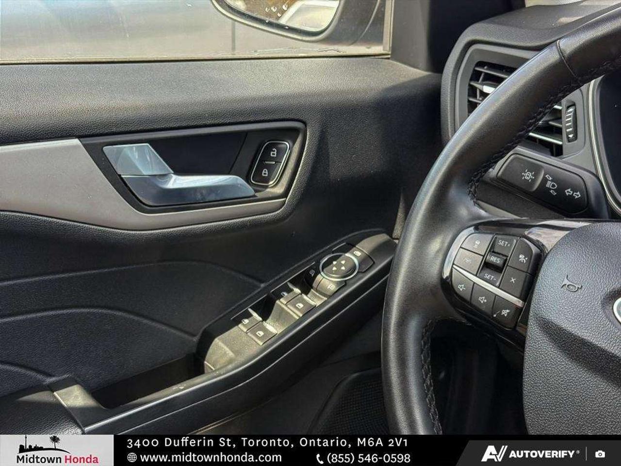 2022 Ford Escape SEL AWD Photo
