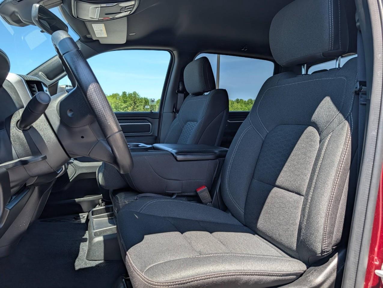 2025 RAM 1500 Big Horn ONE OWNER/ LOW KMS /NO ACCIDENTS Photo
