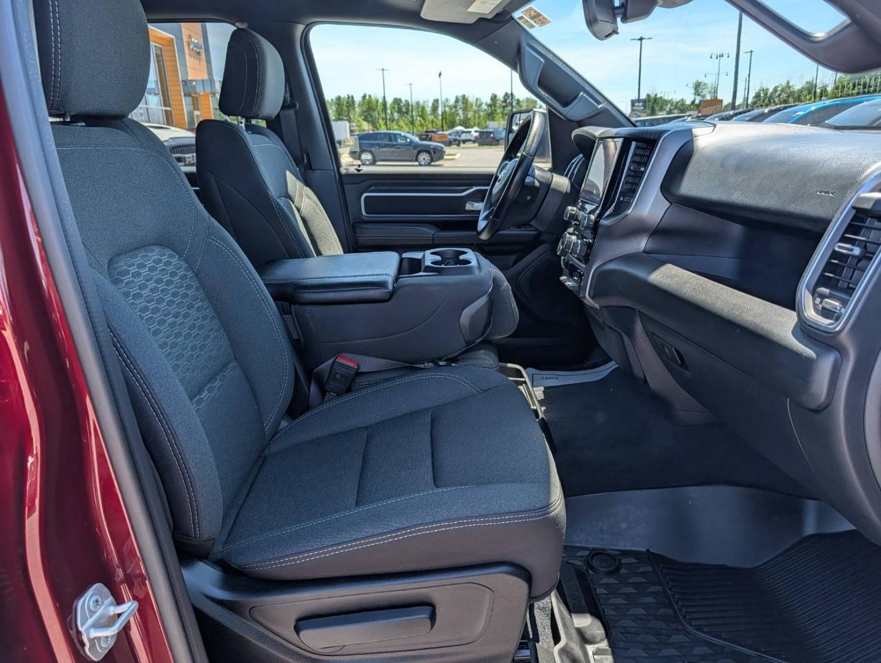 2025 RAM 1500 Big Horn ONE OWNER/ LOW KMS /NO ACCIDENTS Photo