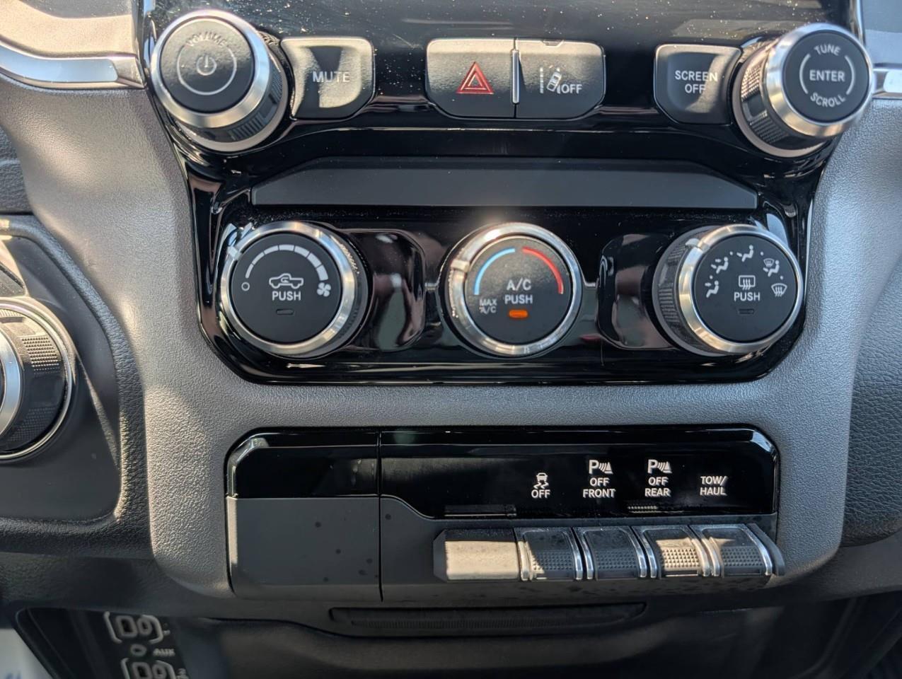 2025 RAM 1500 Big Horn ONE OWNER/ LOW KMS /NO ACCIDENTS Photo