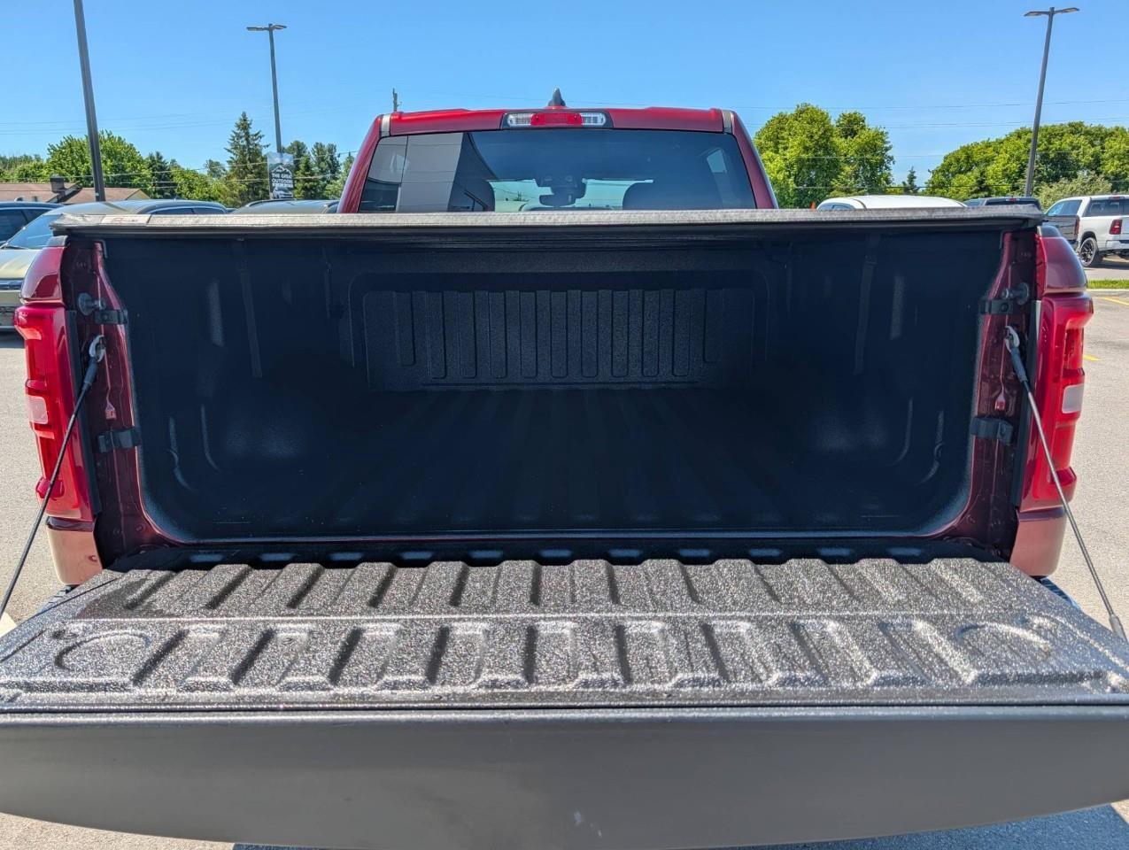 2025 RAM 1500 Big Horn ONE OWNER/ LOW KMS /NO ACCIDENTS Photo