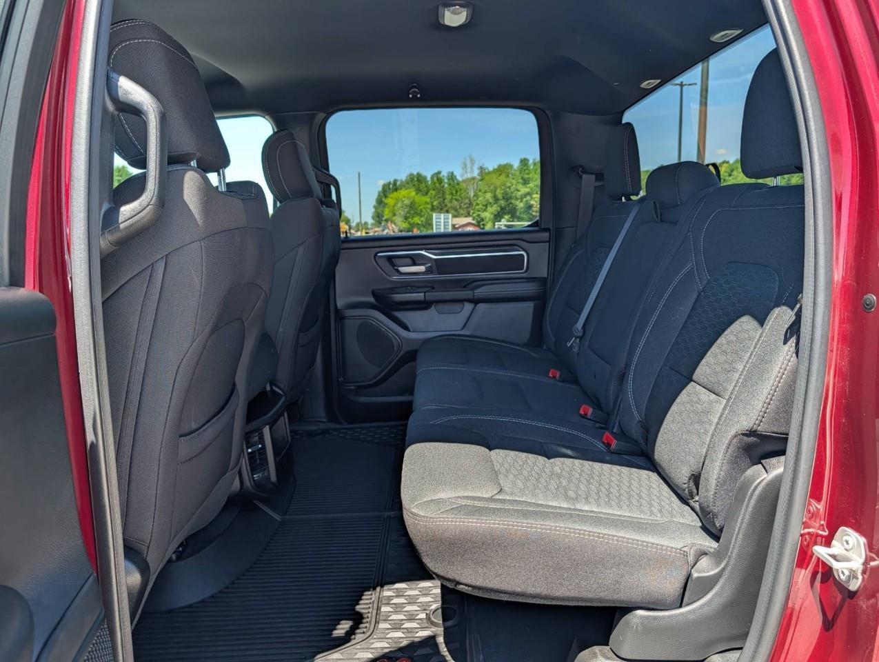 2025 RAM 1500 Big Horn ONE OWNER/ LOW KMS /NO ACCIDENTS Photo