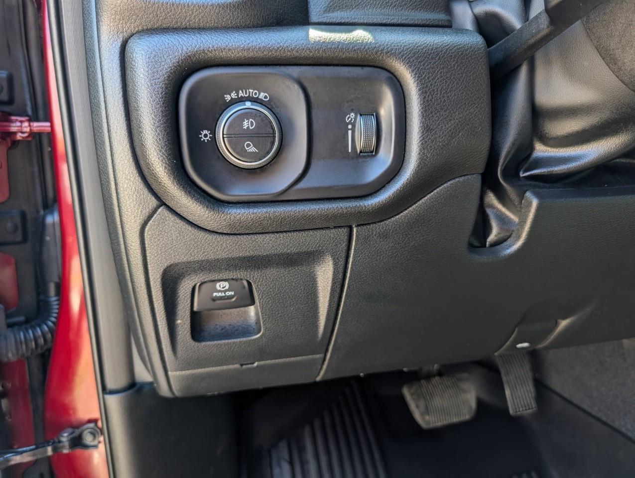 2025 RAM 1500 Big Horn ONE OWNER/ LOW KMS /NO ACCIDENTS Photo