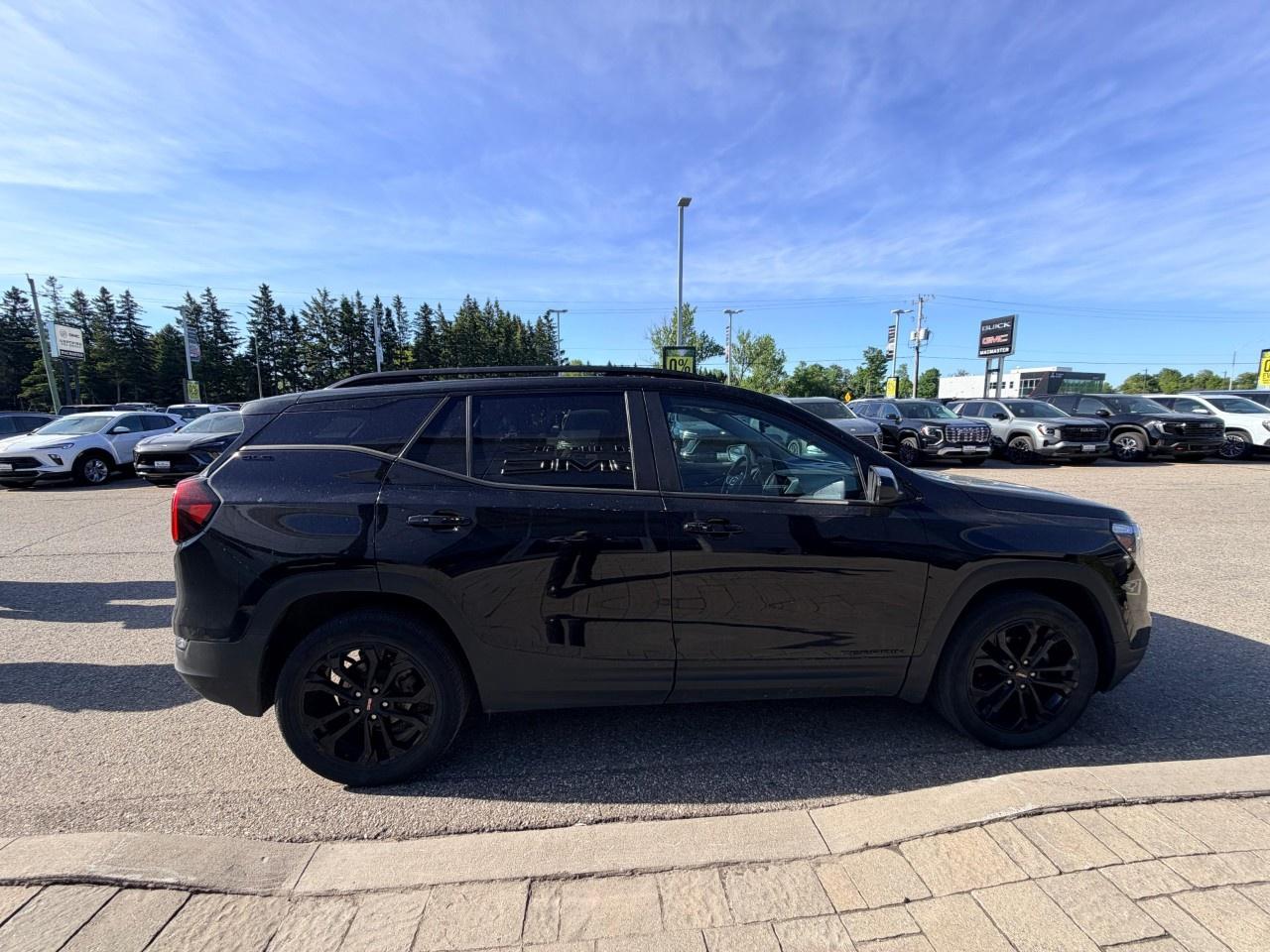 2022 GMC Terrain AWD SLE Photo