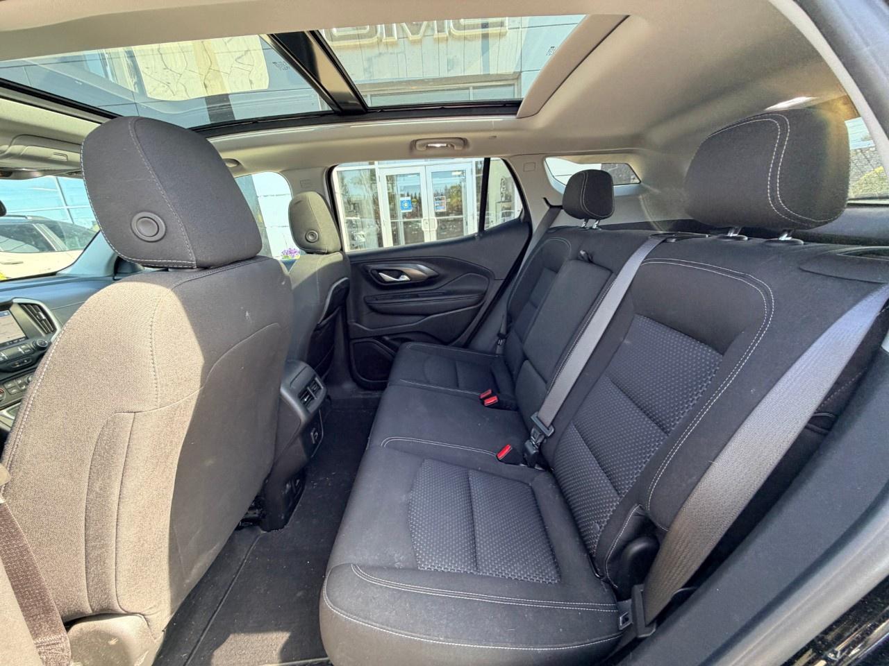 2022 GMC Terrain AWD SLE Photo