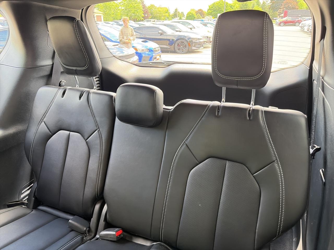 2025 Chrysler Pacifica SELECT, 7 PASS, REMOTE START, HEATED LEATHER! Photo