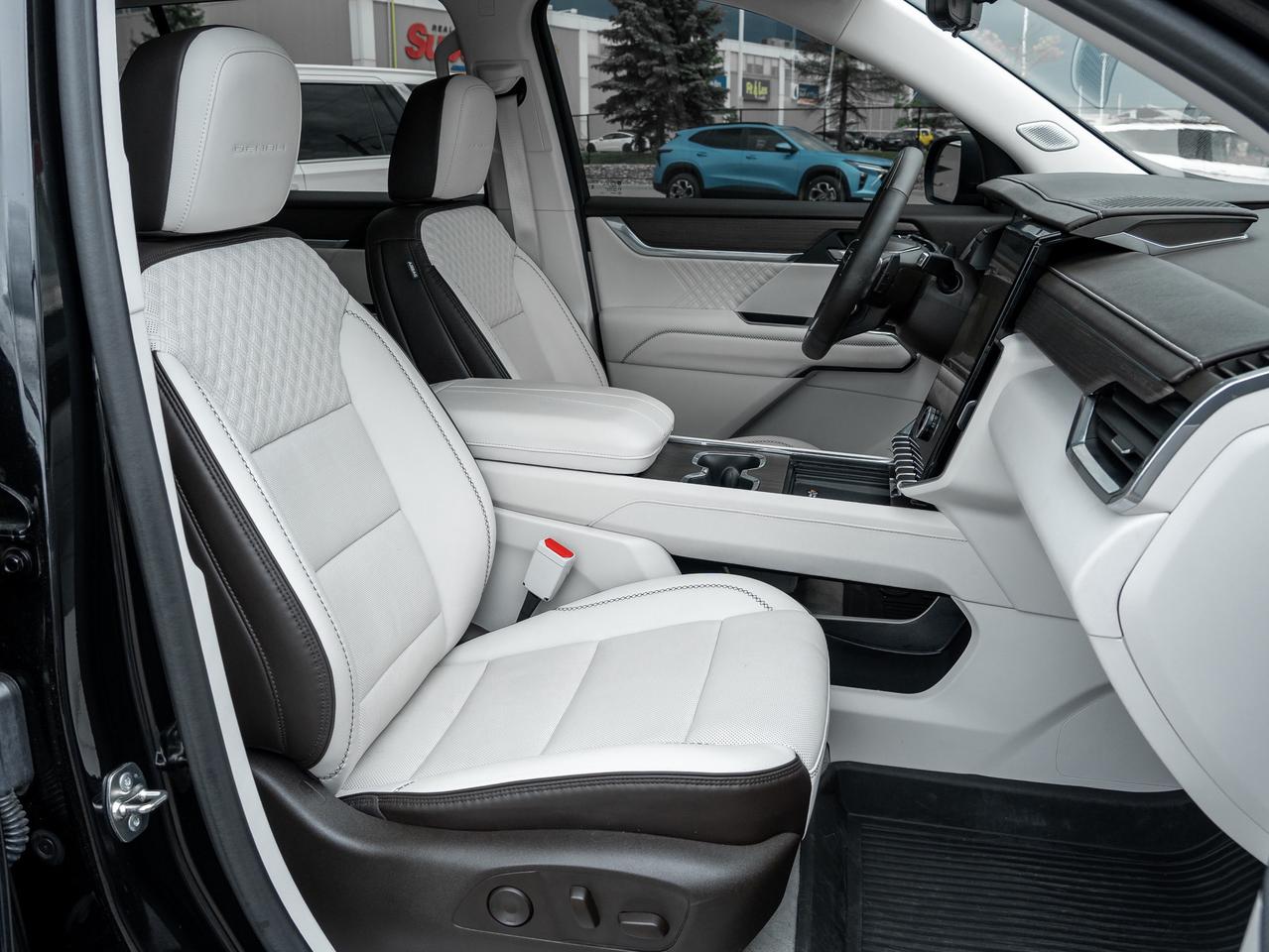 2024 GMC Acadia Denali 4dr All-Wheel Drive Photo