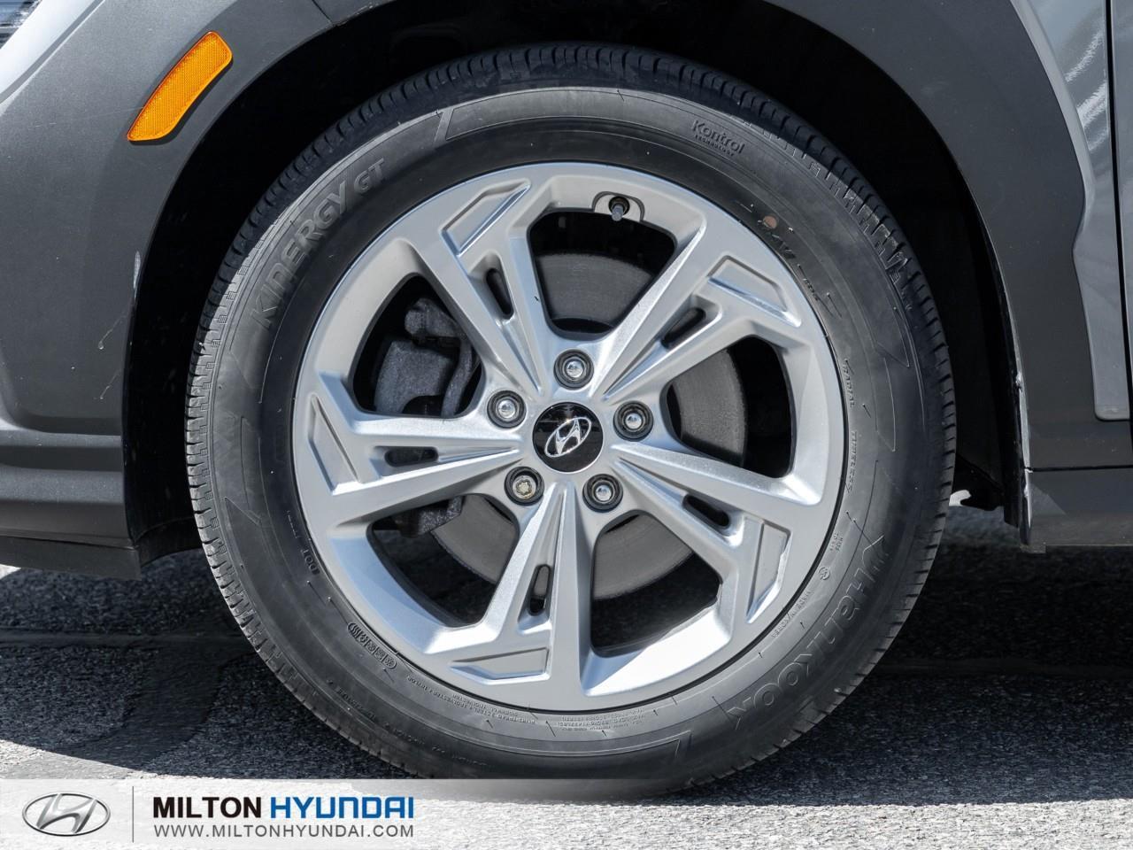 2022 Hyundai KONA 2.0L Preferred Sun & Leather Package 4dr All-Wheel Drive Photo3