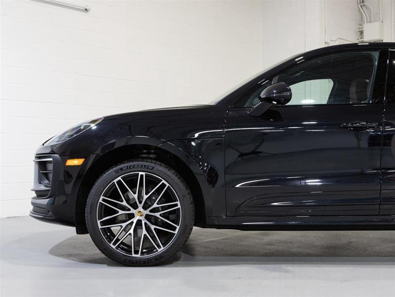 2026 Porsche Macan AWD Photo