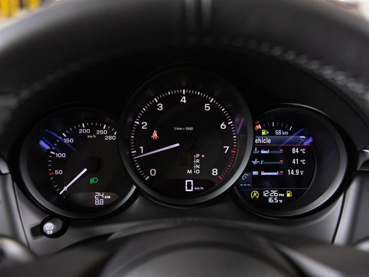 2026 Porsche Macan AWD Photo