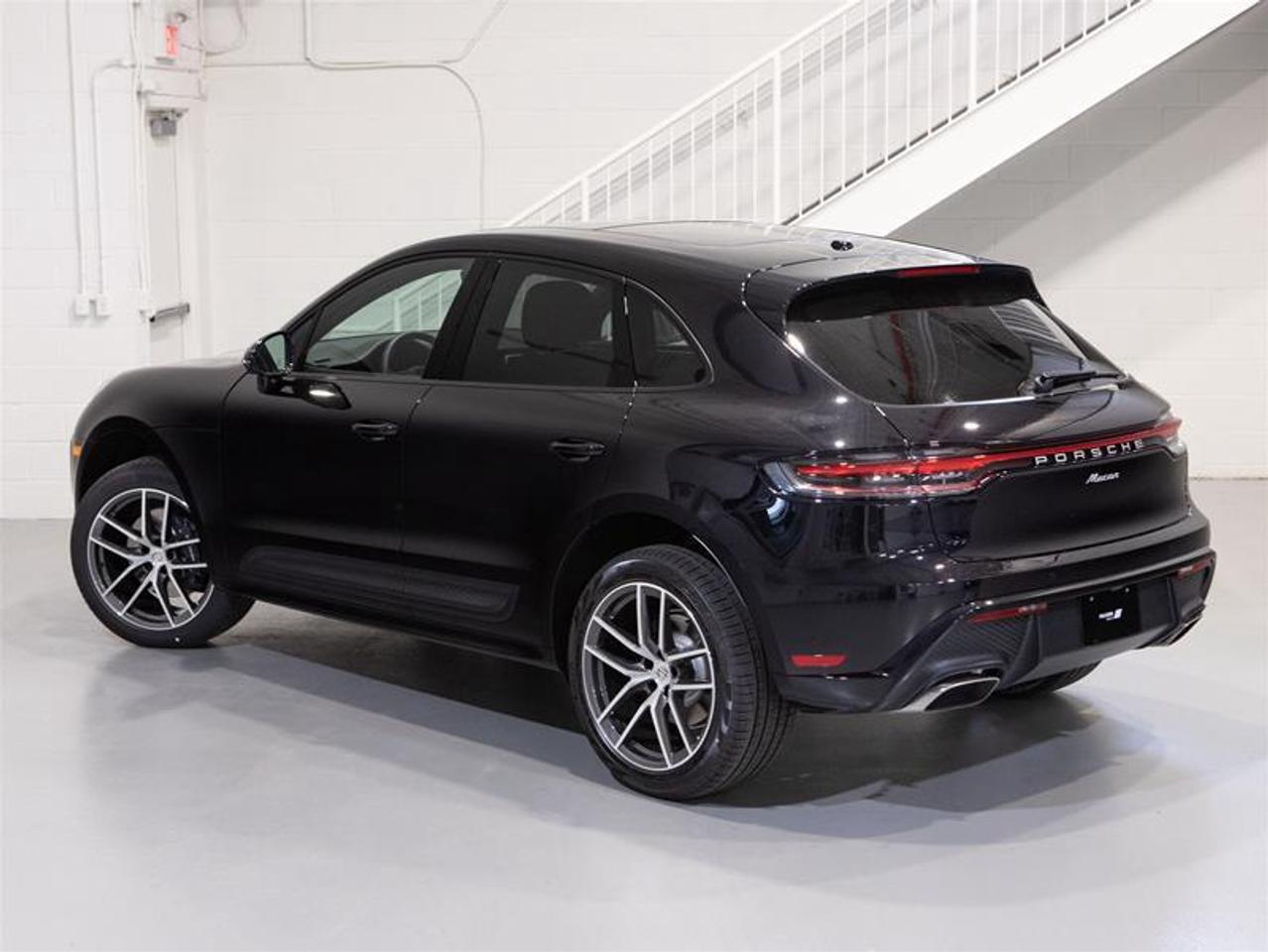 2026 Porsche Macan AWD Photo