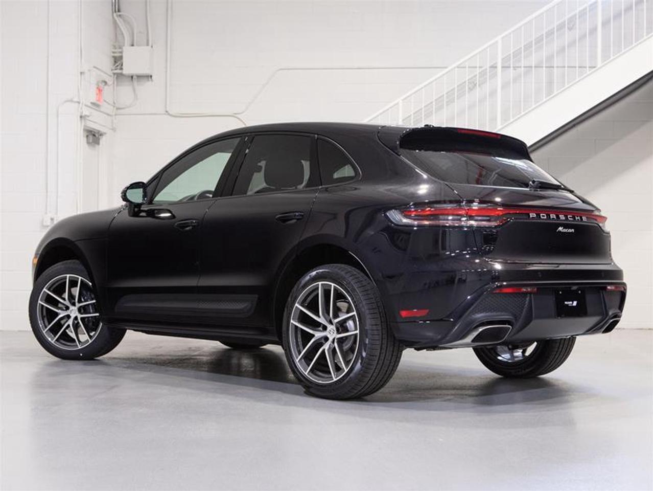 2026 Porsche Macan AWD Photo