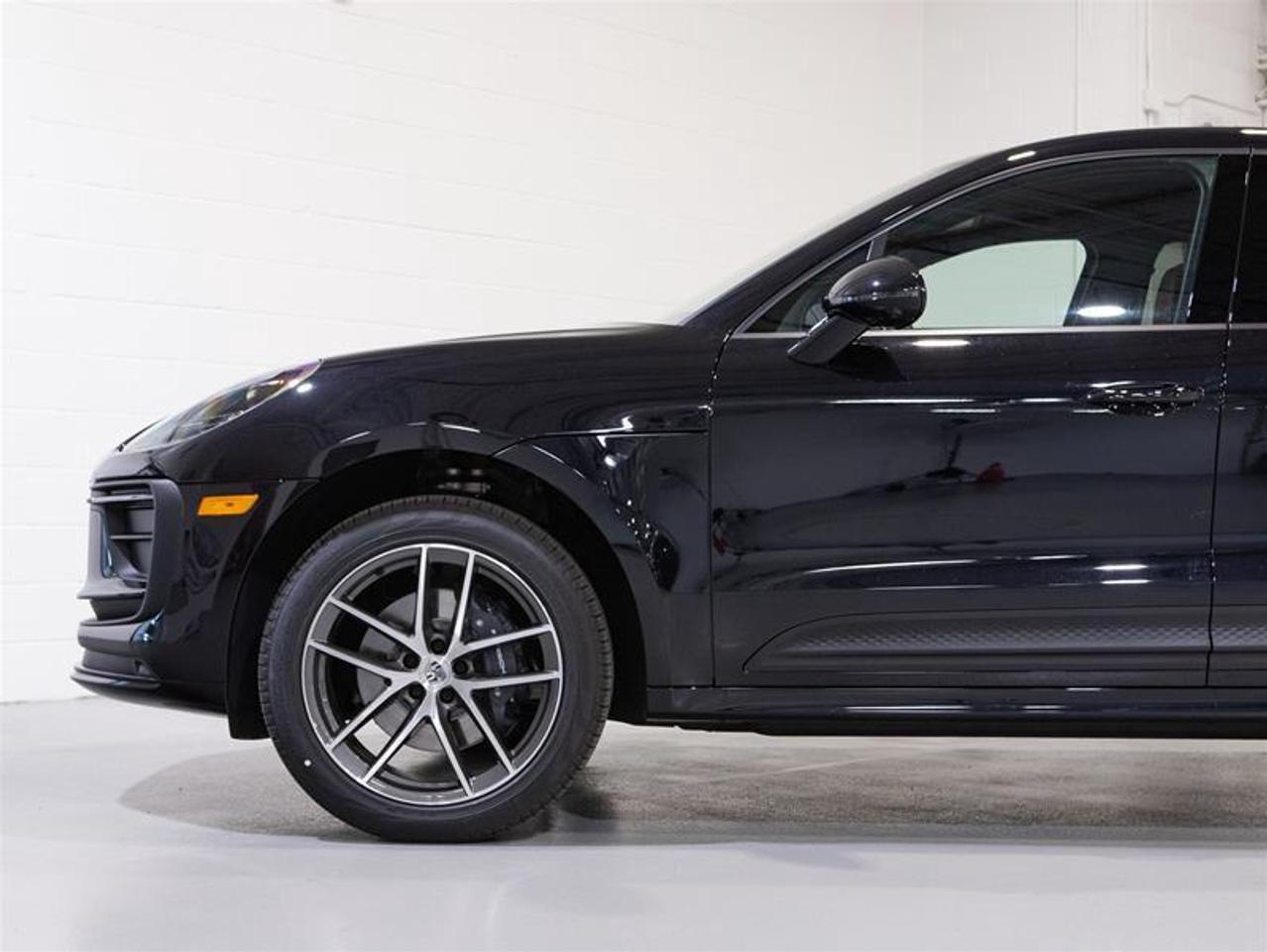 2026 Porsche Macan AWD Photo