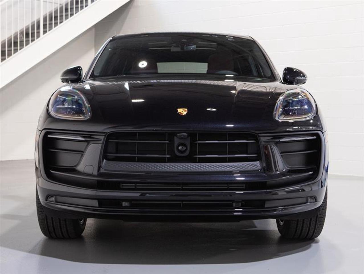 2026 Porsche Macan AWD Photo