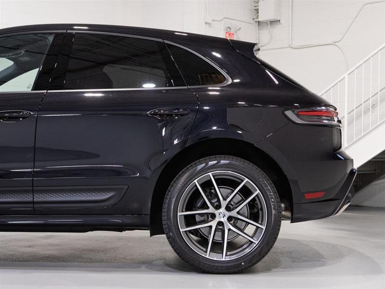 2026 Porsche Macan AWD Photo