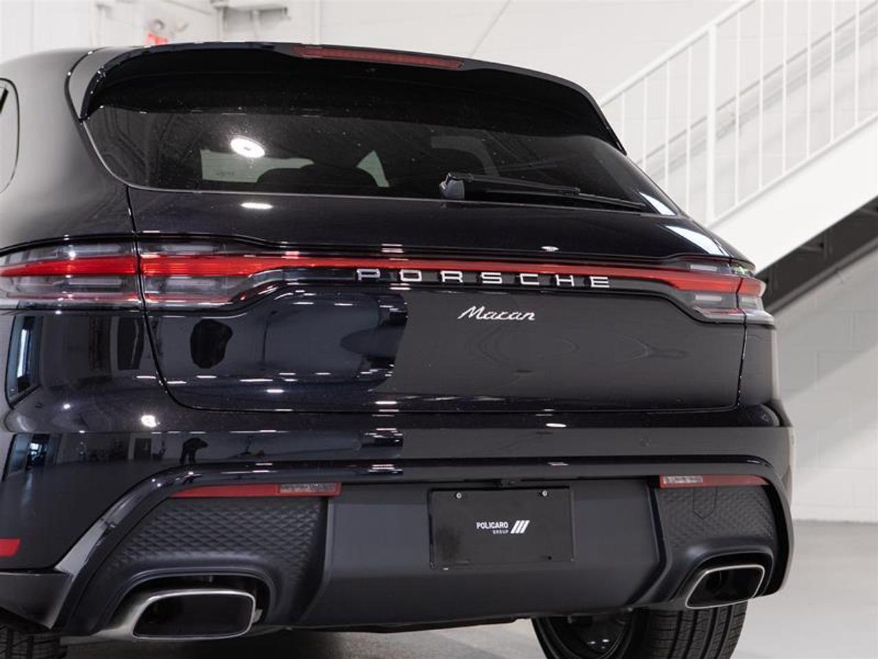 2026 Porsche Macan AWD Photo