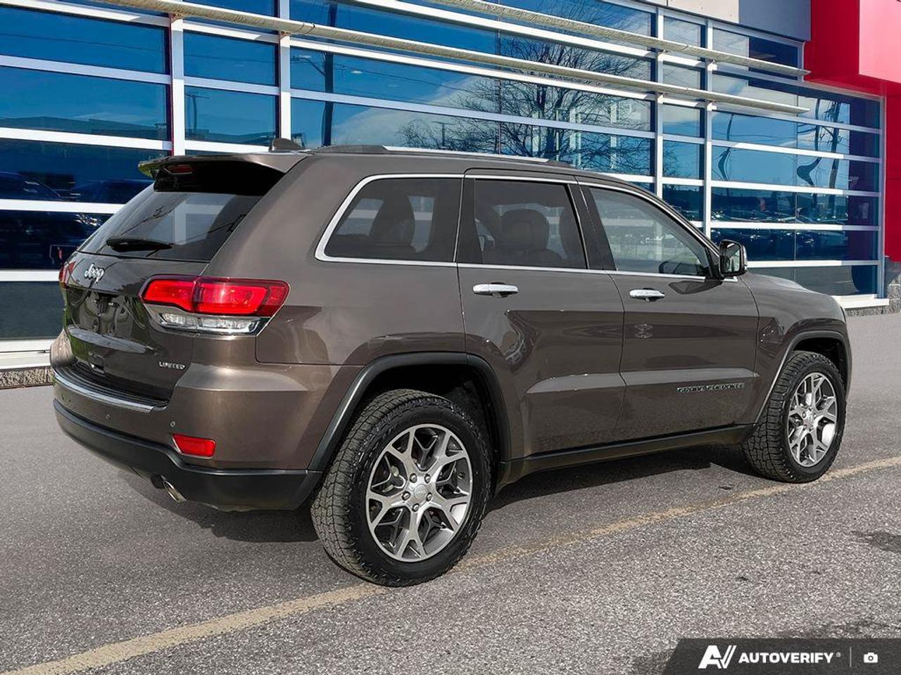 2020 Jeep Grand Cherokee Limited | Leather | Sunroof | Navigation | Blind-Spot Detection | Apple CarPlay | Android Auto Photo4